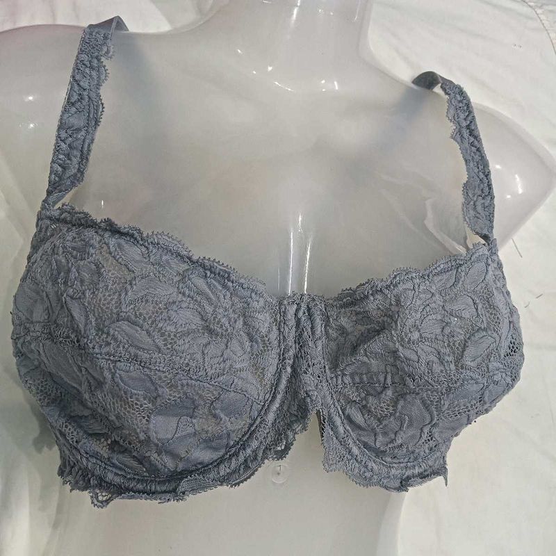Gray Lace 🪔 Underwire Bra