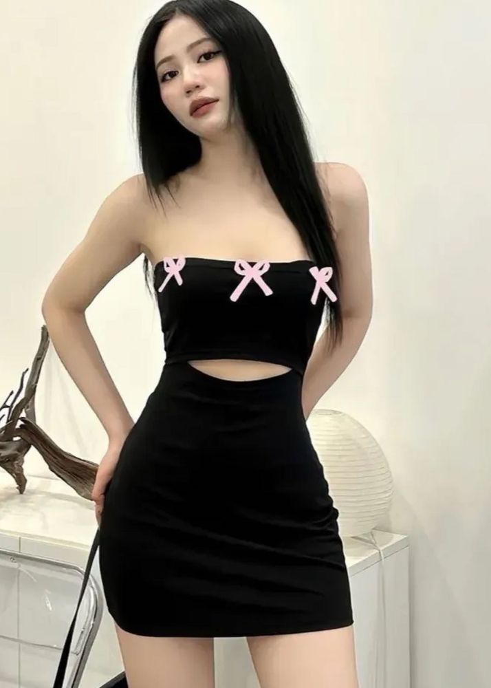 Chic Black Strapless Dress with Bows-New me