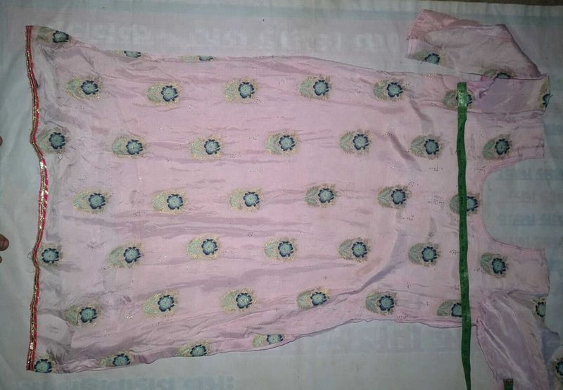 Beautiful Pink Kurta with Peacock Motifs