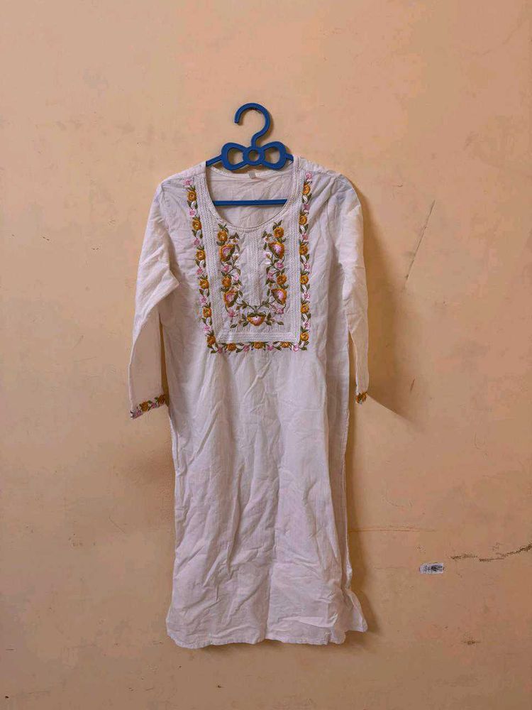 White Embroidered Kurta