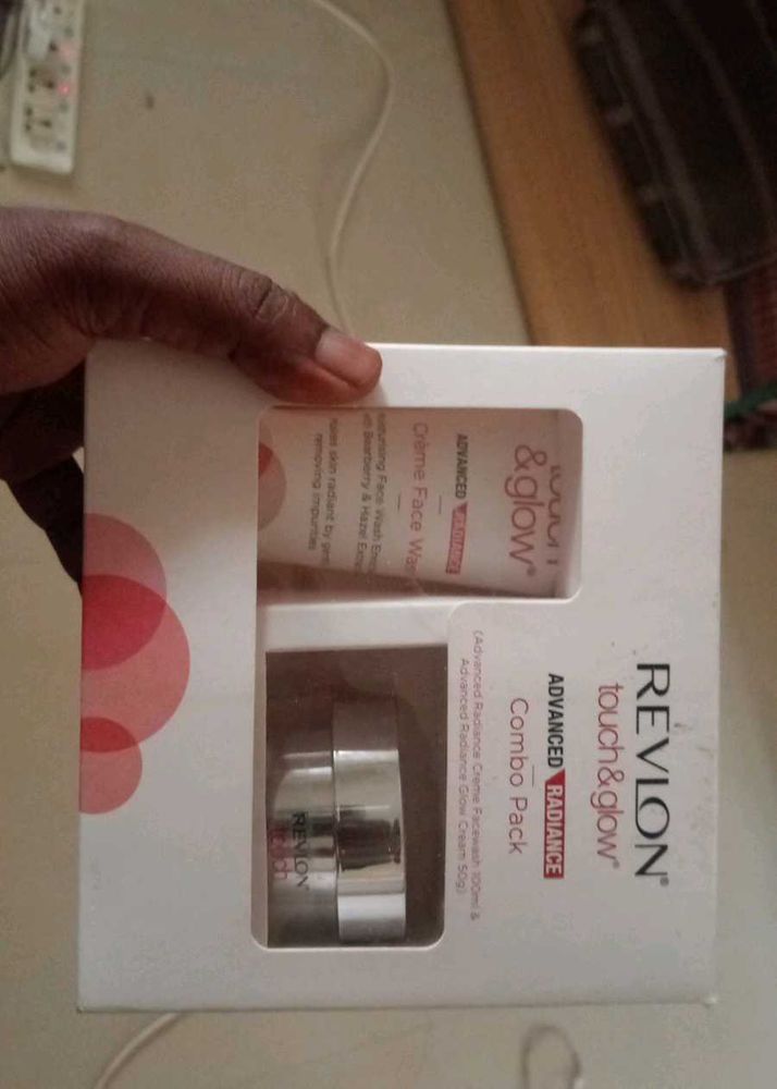 Revlon Touch &amp; Glow Combo Pack