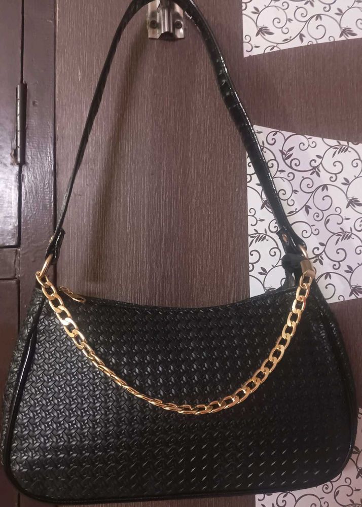 Chic Black Handbag