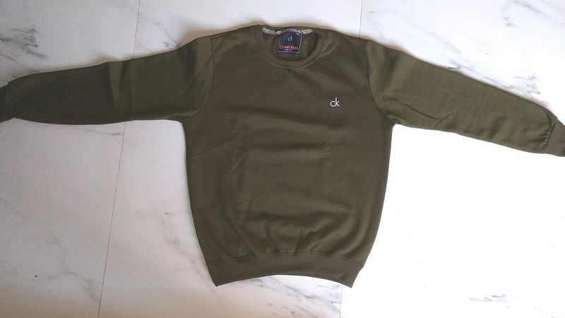 This is a sweat shirt by ck company and it is size xxl and it is a master copy of ck company