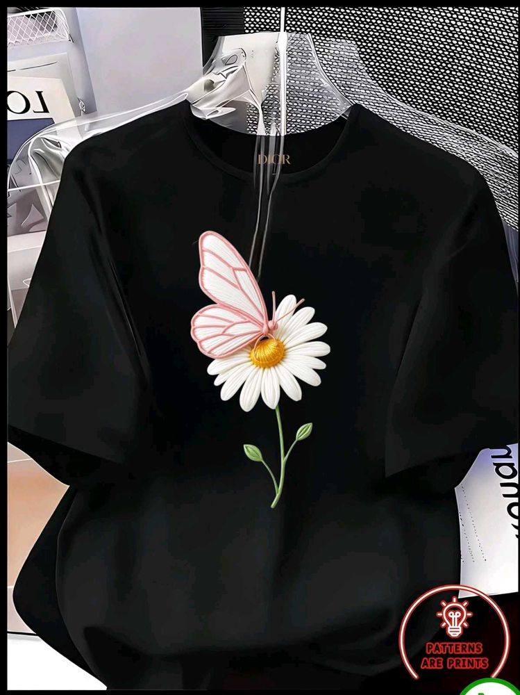 Cute♥️ Butterfly Daisy Black T-Shirt