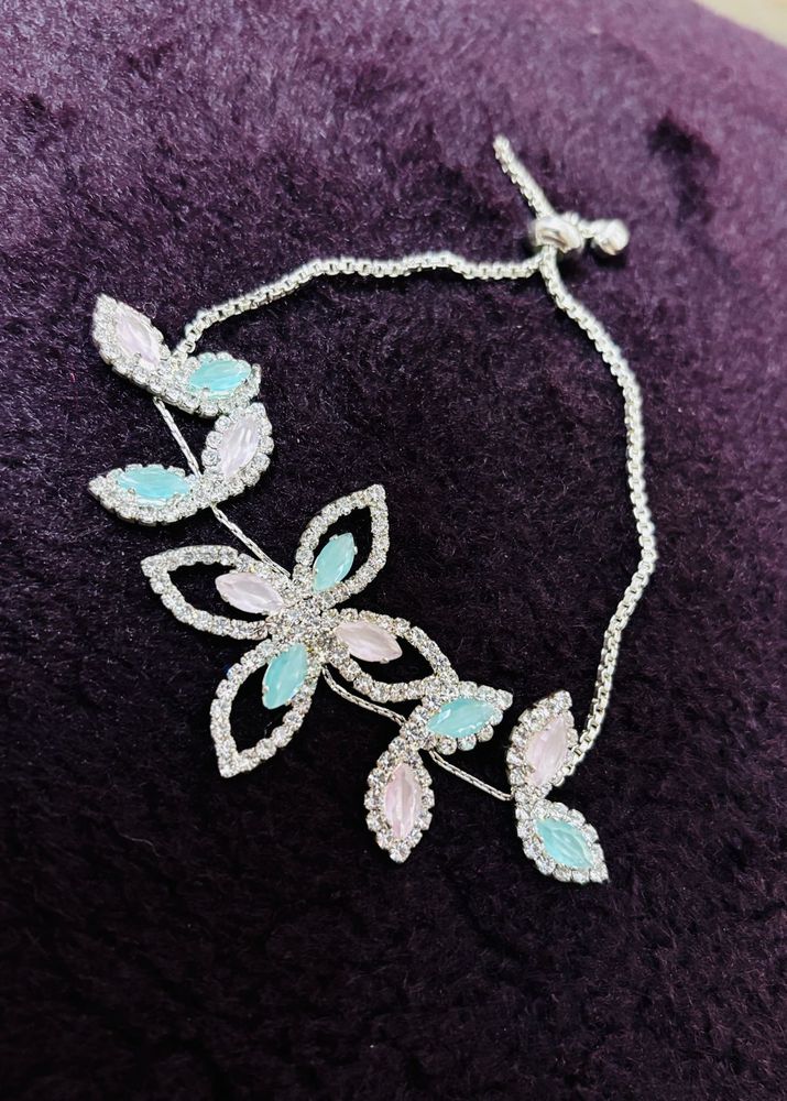 Sparkling Floral Bracelet