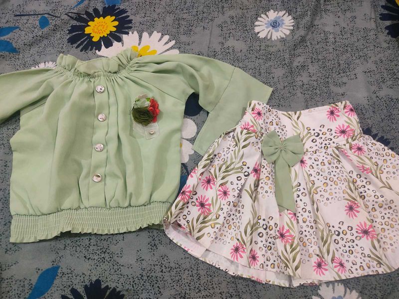 Girls' Top &amp; Skirt Set