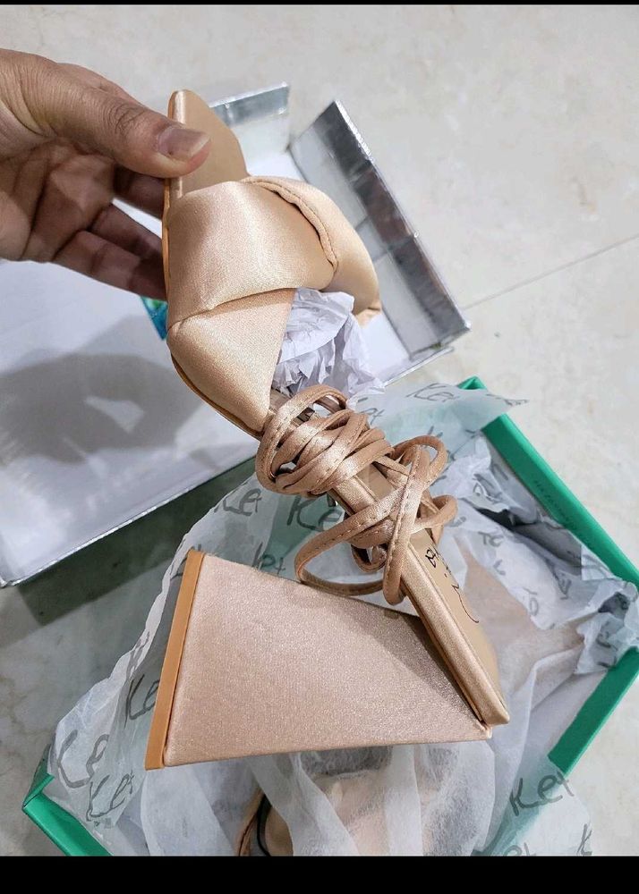 SALE- Branded New Party Heels with bo