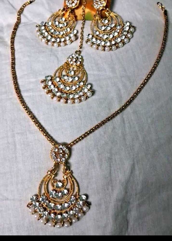 Gold-White tone Crystal &amp; Pearl Jewelry Set
