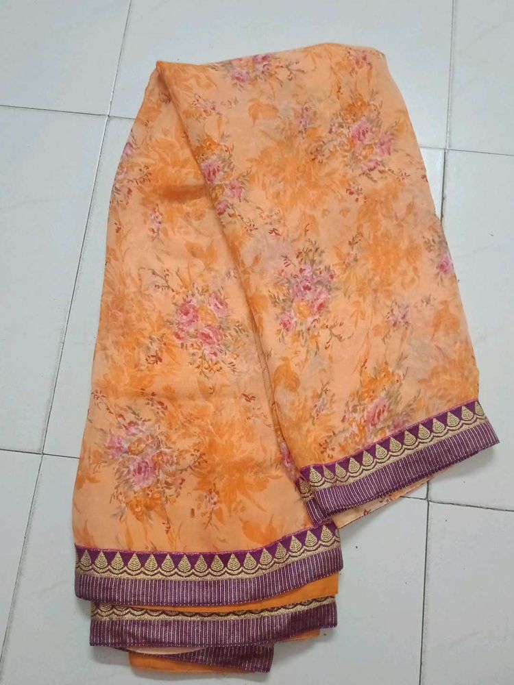 Floral Print Saree with Unstitched Blouse