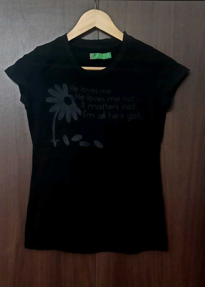 Black Daisy "He Loves Me" T-Shirt