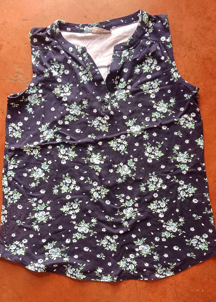 Floral Print Sleeveless Top
