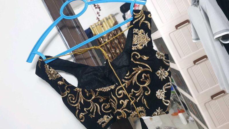 brand new fresh 👑. Gold Embroidered Blouse