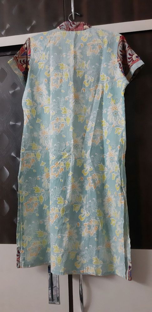 Multicolor kurti M.size
