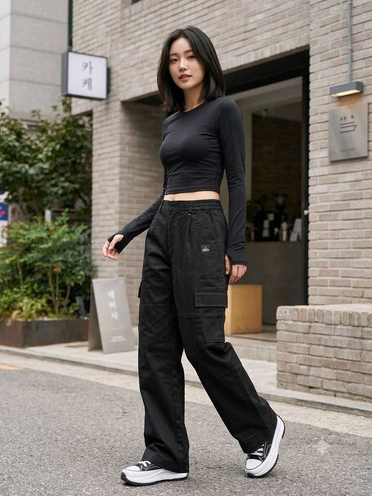 ALO Yoga Black Baggy Cargo Pants | Size S | Street