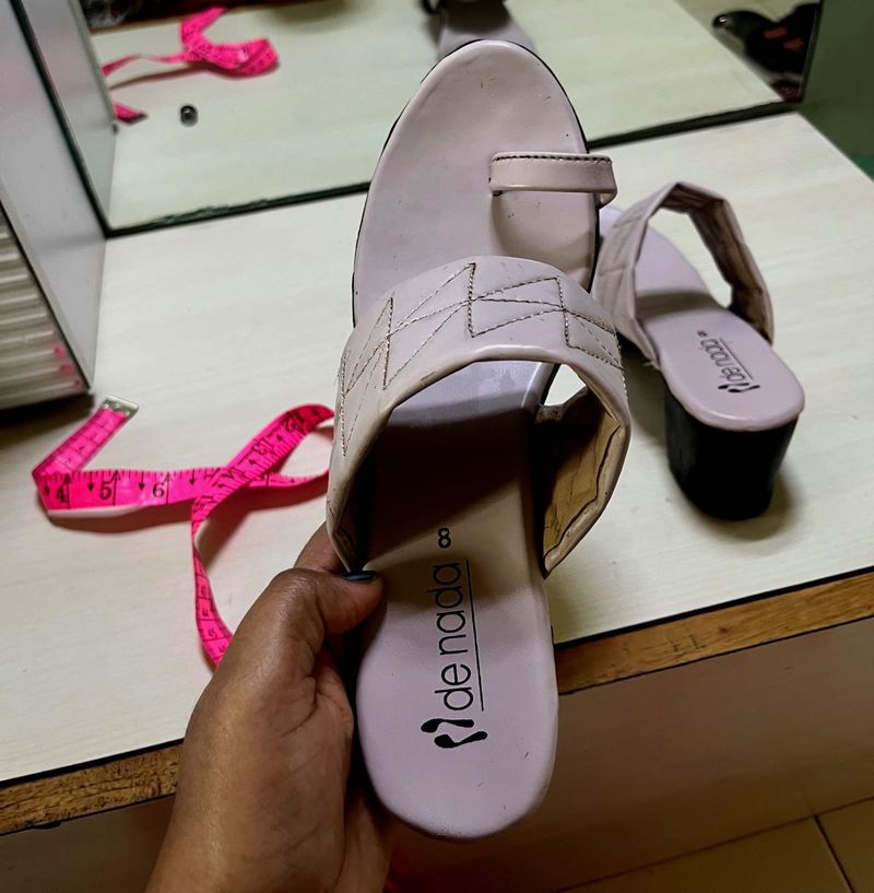 Stylish light purple heels