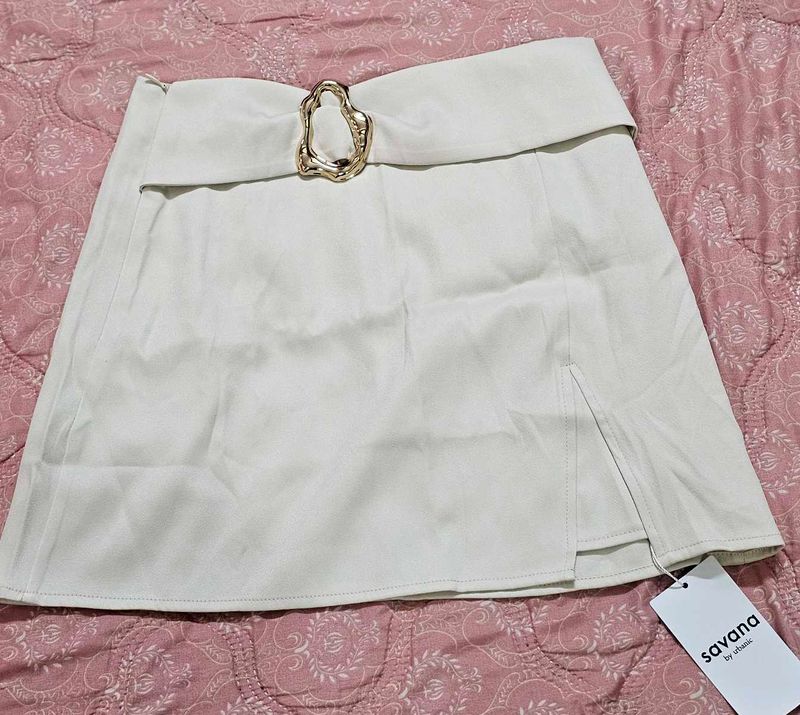 Savana Stylish Cream Skirt with Gold Buckle