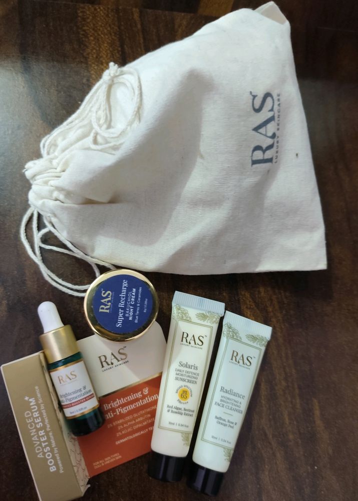 RAS Luxury Oils Festive Glow Kit..