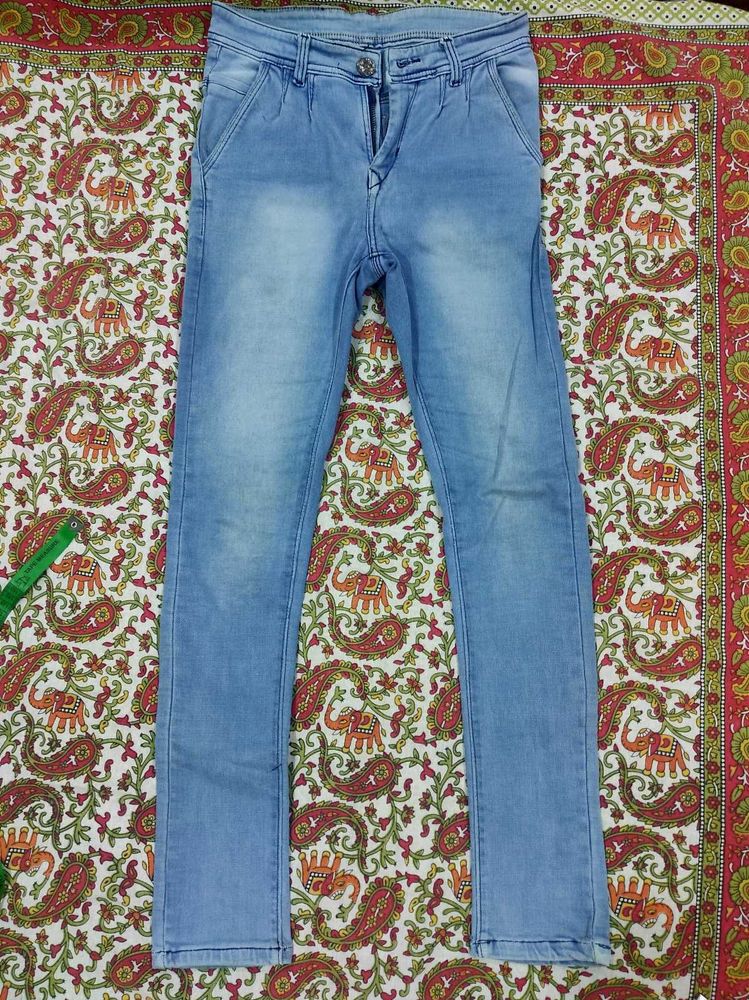Blue Light Wash Men's Jeans/Pants.