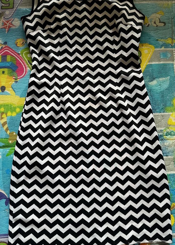 Chevron Print Sleeveless Dress