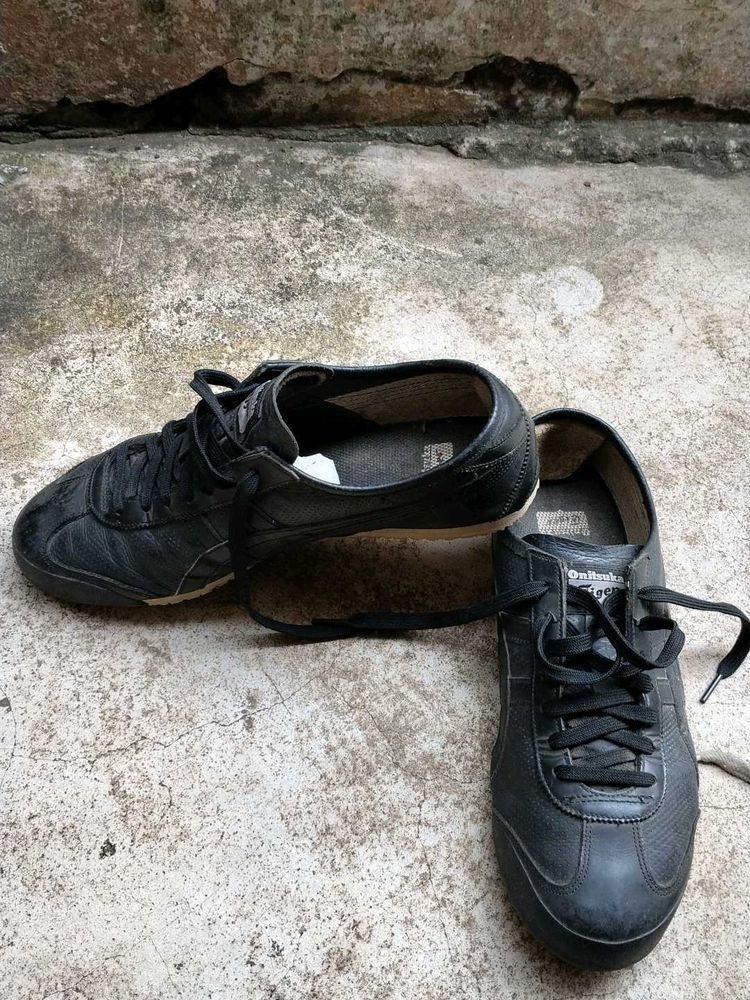 Onitsuka Tiger Black Leather Sneakers