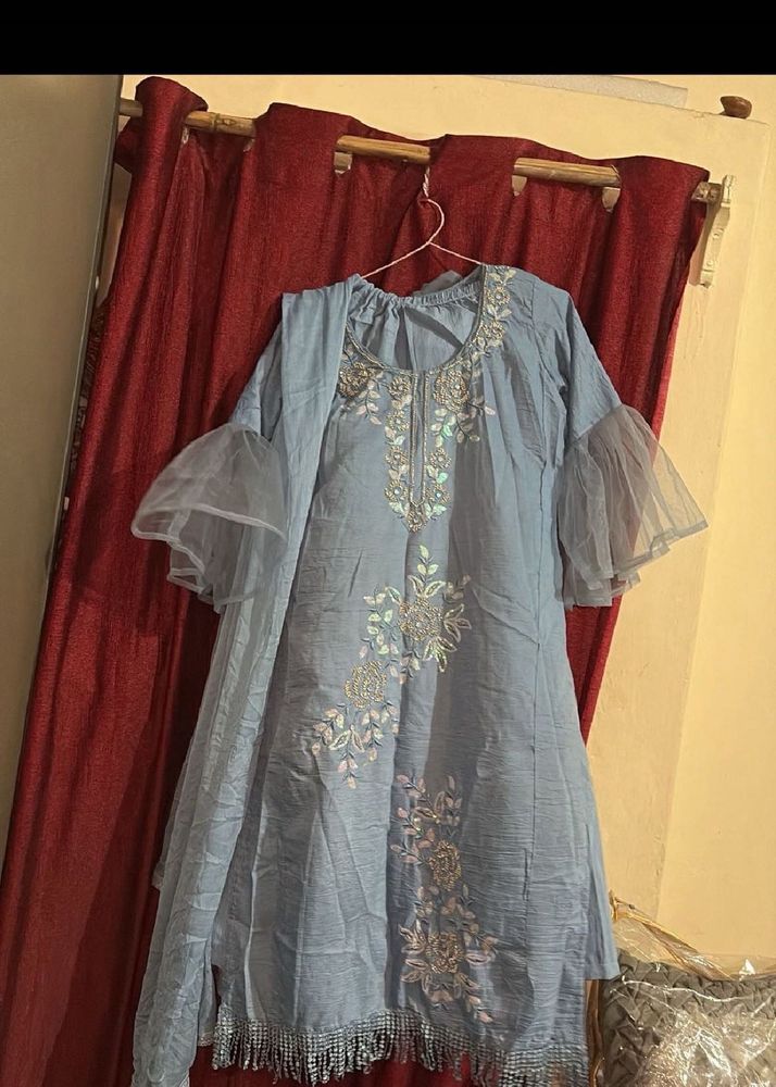 Elegant Blue Embroidered Kurta with Flared Sleeves