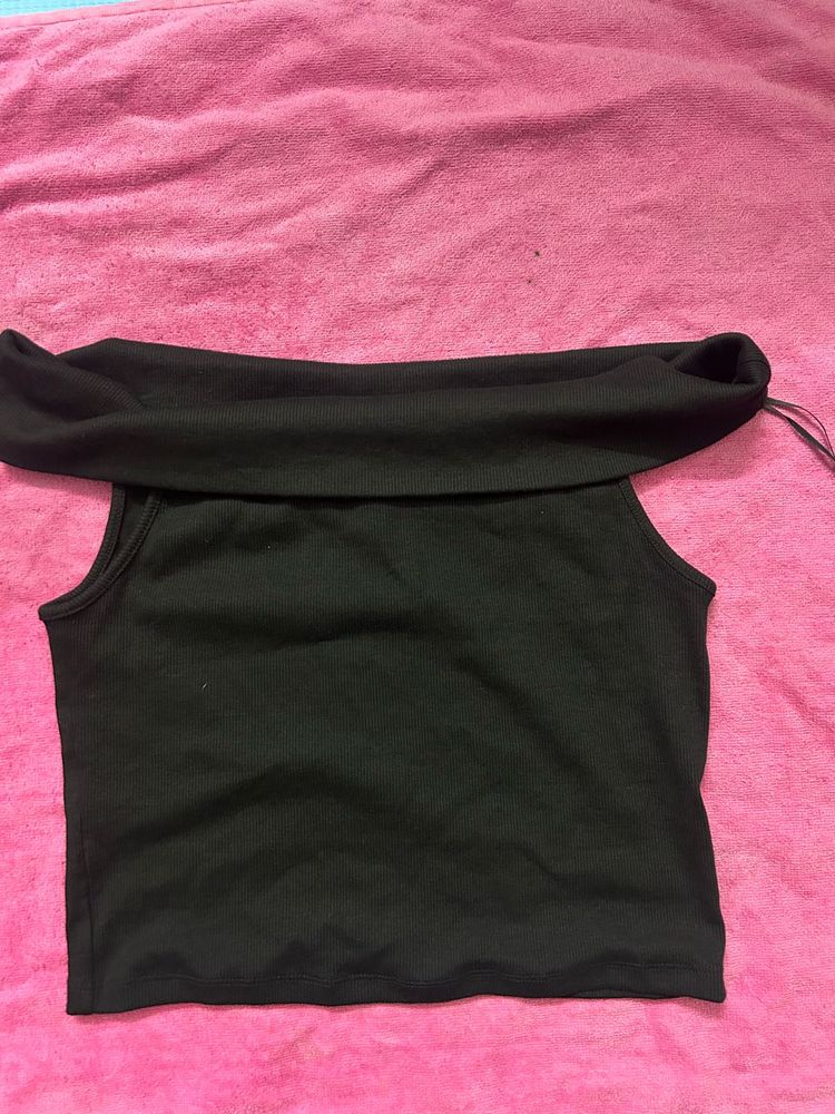 Black Off-Shoulder Ribbed Crop Top