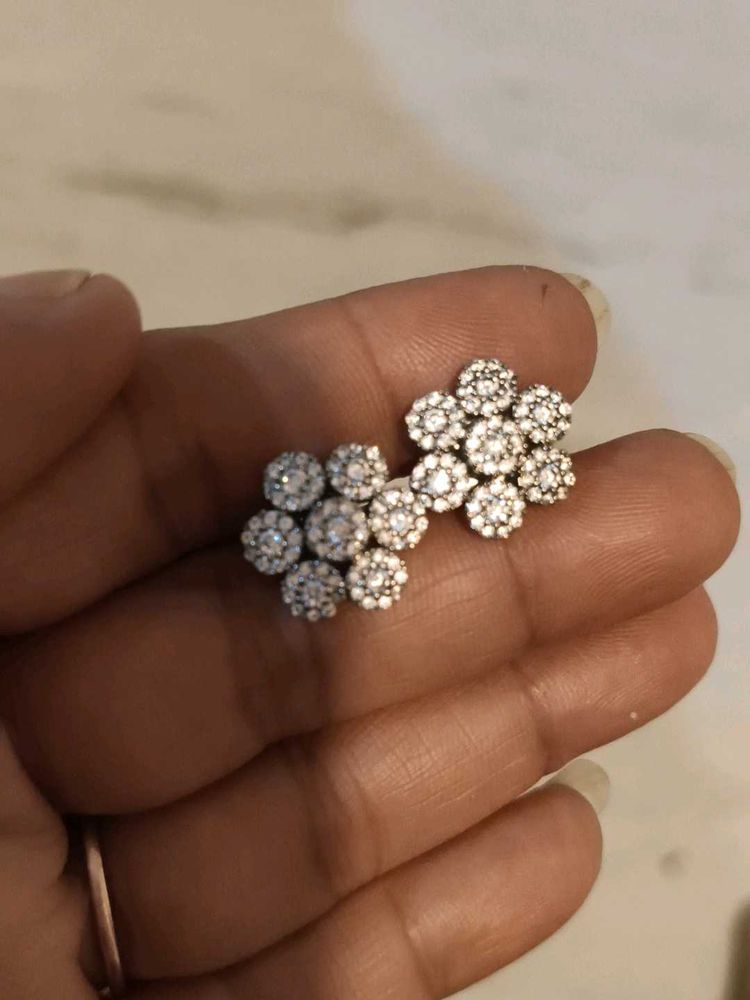Sparkling Flower Stud diamond Earrings