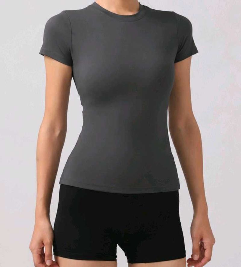 Microfiber fitted tee