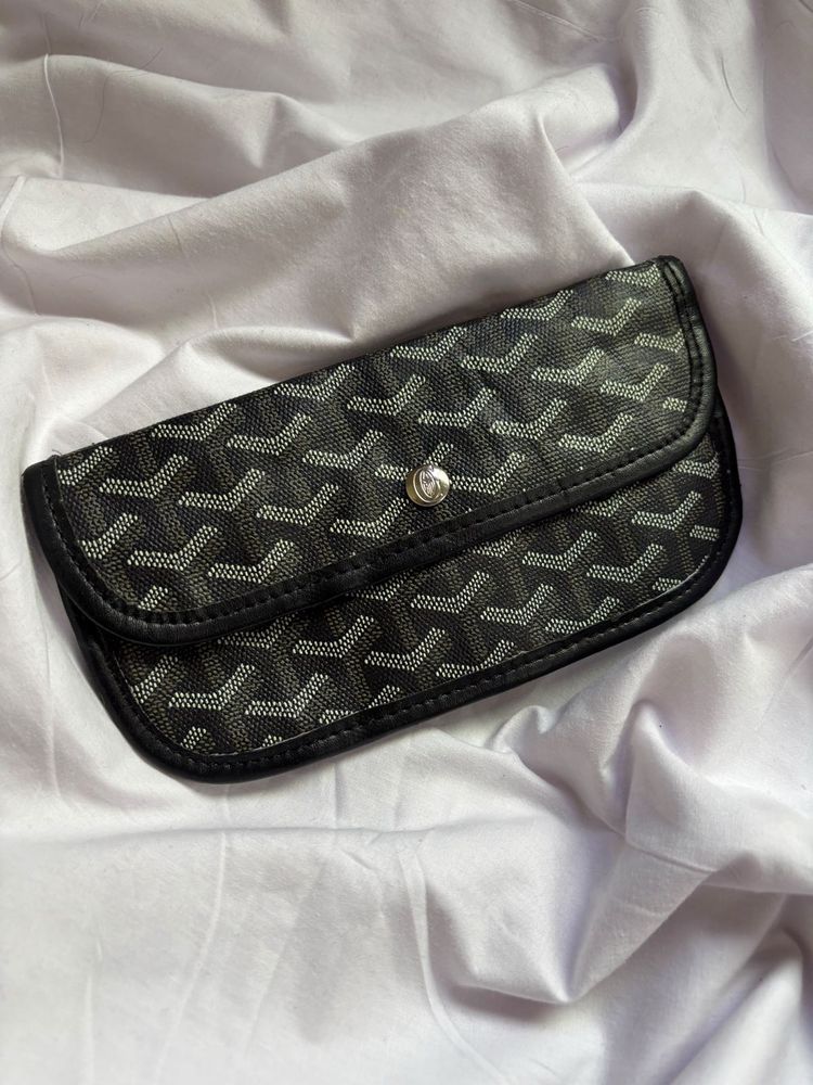 Goyard pouch