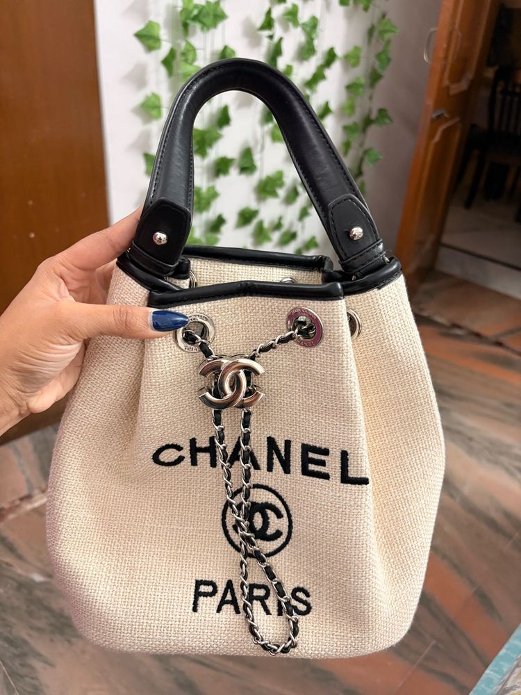 BRAND NEW Chanel Bucket Bag - Chic &amp; Stylish