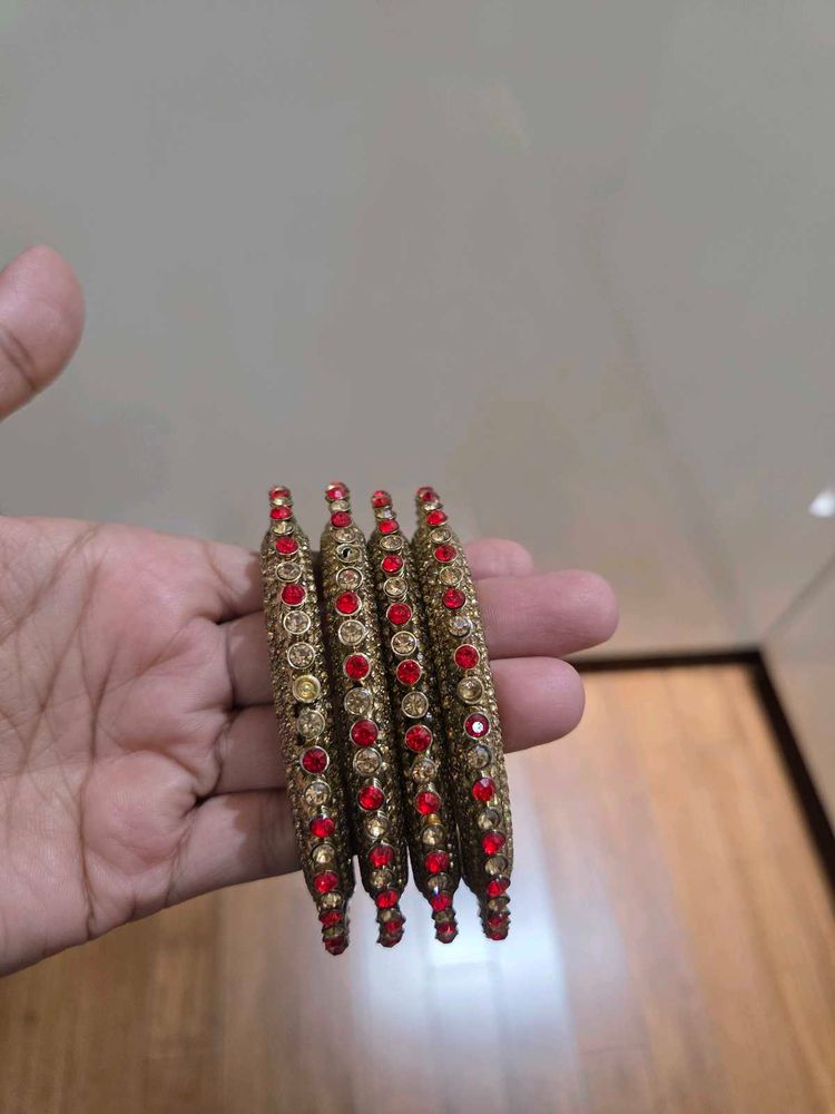 🎉Today only🎉Set of 4 Red kadhas