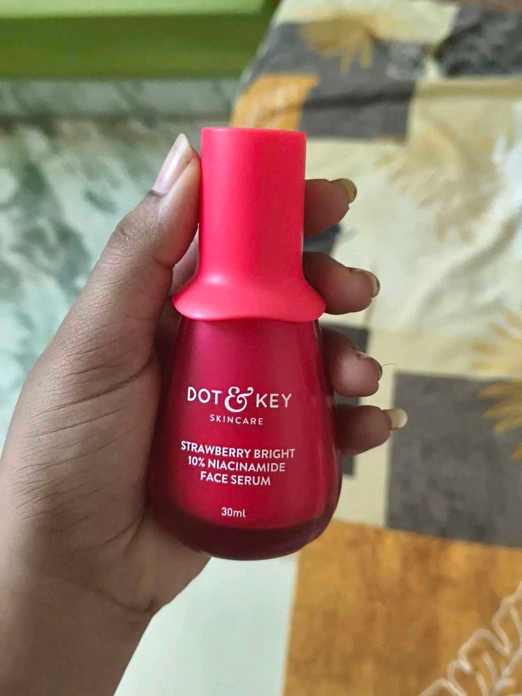 DOT &amp; KEY Strawberry Bright Face Serum