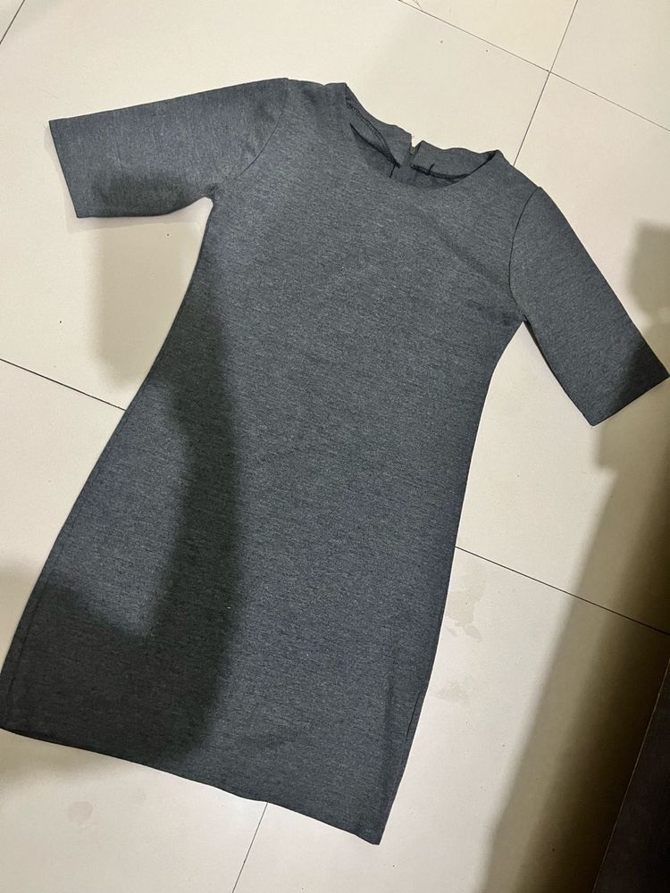 Classic Grey Short-Sleeve Knee-Length Dress