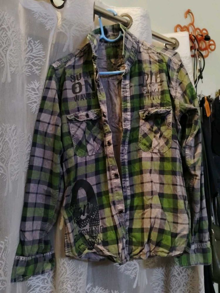 Men's Plaid Button-Down Shirt