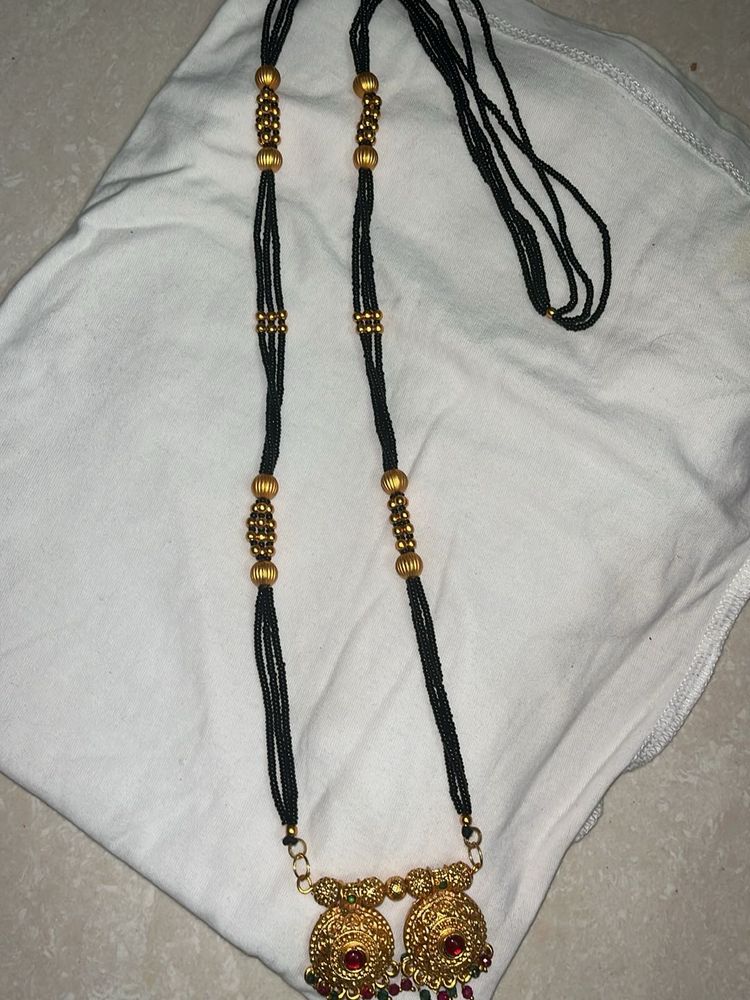 Elegant Gold &amp; Black Beaded Necklace