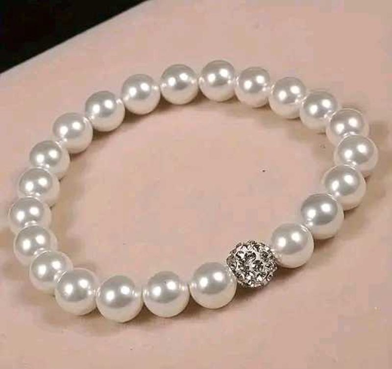 Bracelet &amp; Bangle
