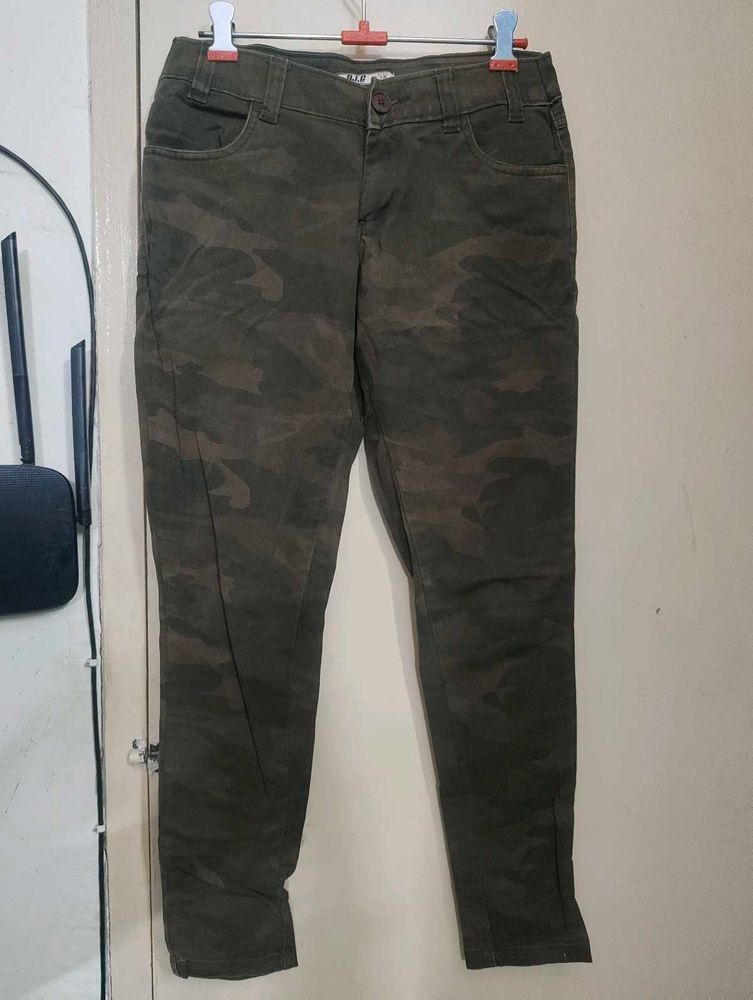 Camouflage Print Casual Pants
