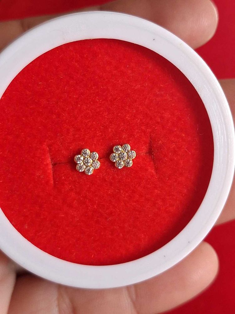 Sparkling Flower Stud Earrings