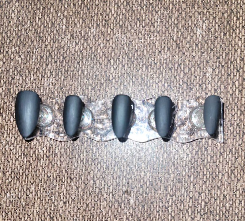 Matte Black Press-On Nails