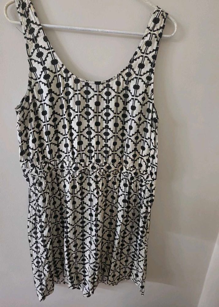Monochromatic Geometric Print Dress