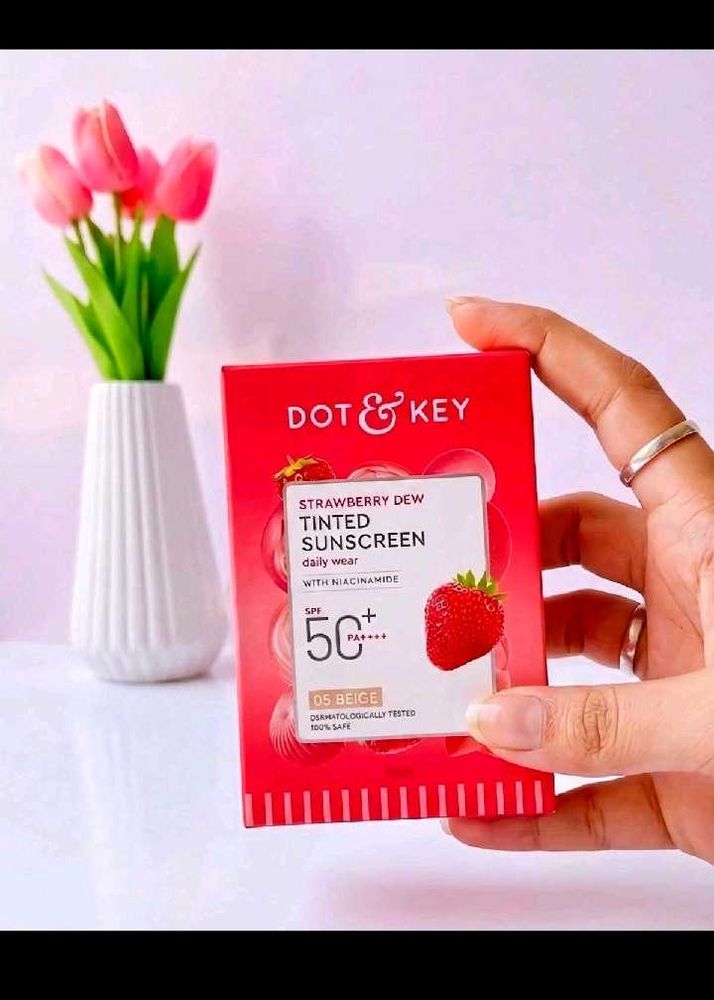 DOT &amp; KEY Strawberry Dew Tinted Sunscreen SPF 50