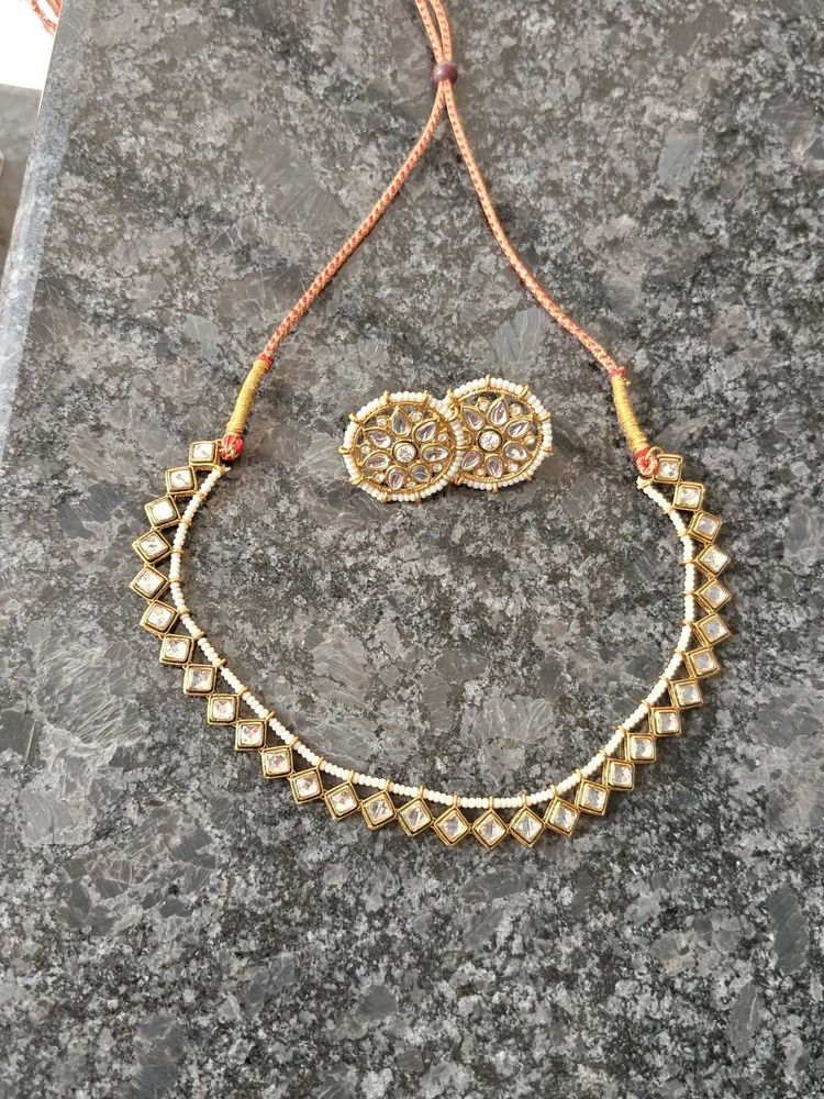 Elegant Kundan Necklace and Earring Set