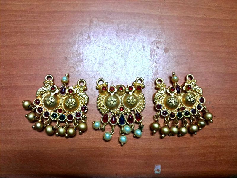 Traditional Gold Pendant Set