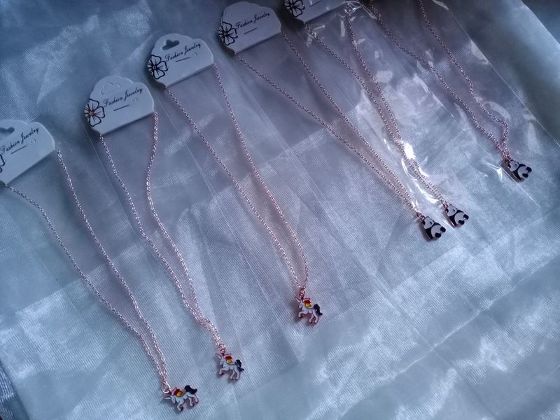 Set Of 6 Panda And Unicorn Chain Pendant