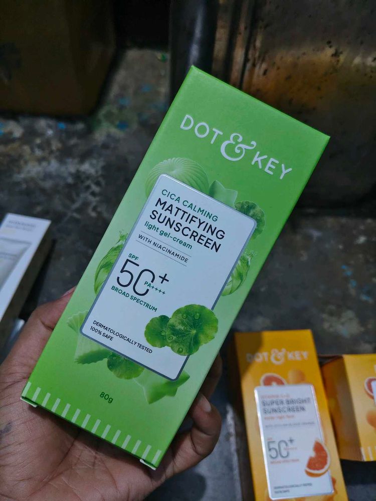 Dot &amp; Key Cica Calming Mattifying Sunscreen