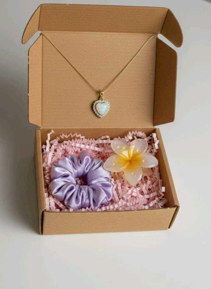 💜 Mini Charm &amp; Scrunchie handmade Gift Hamper