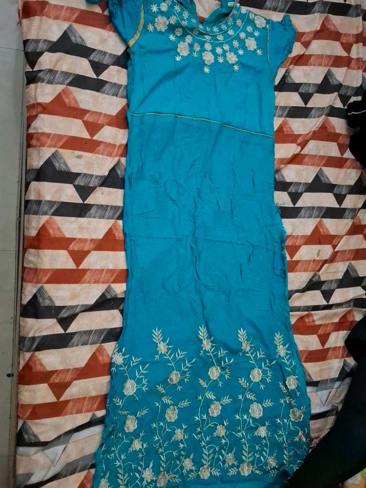 Blue Embroidered Kurta