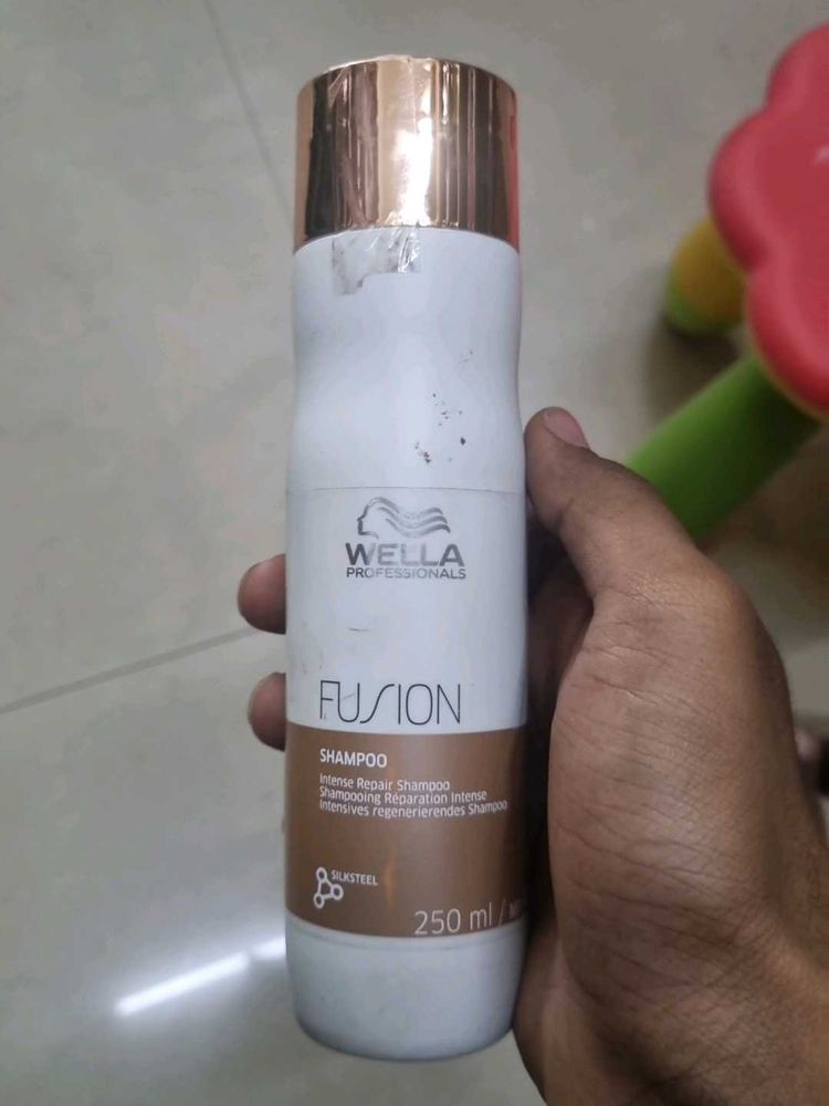 Wella Professionals Fusion Shampoo