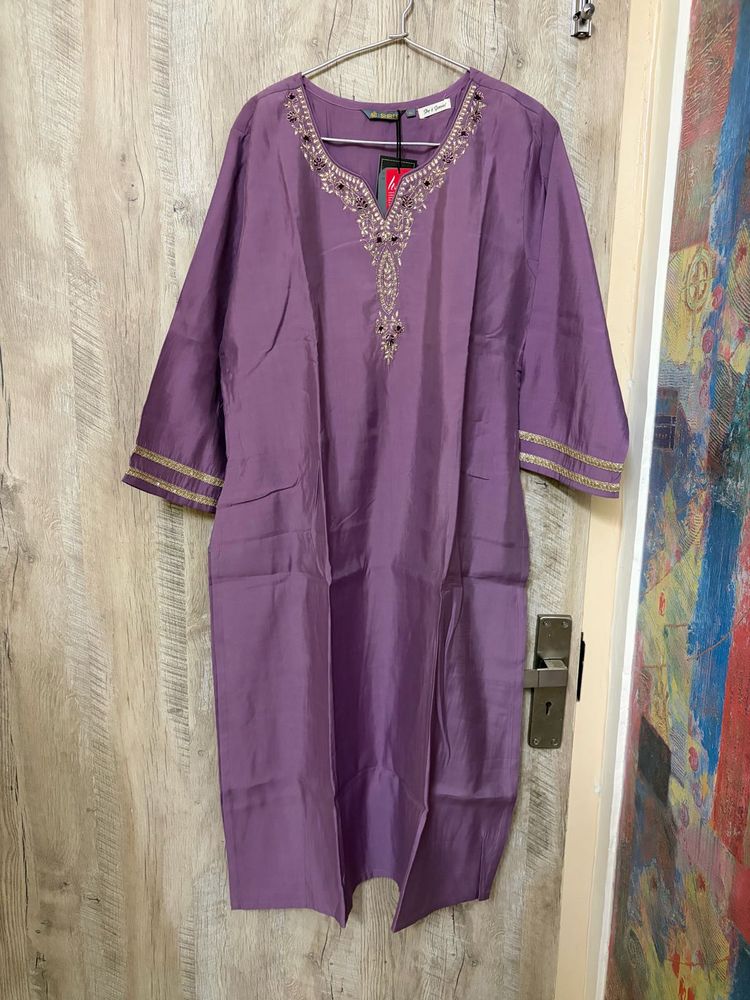 Elegant Purple Kurta with Embellishments