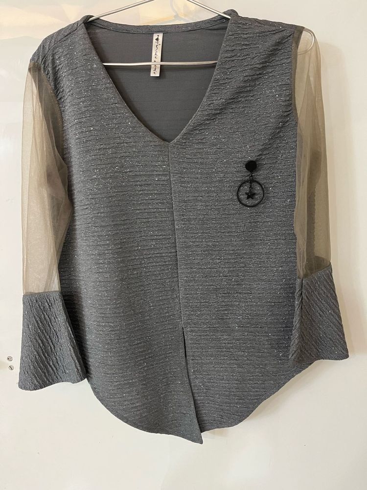 Chic Grey V-Neck Top with Sheer Sleeves